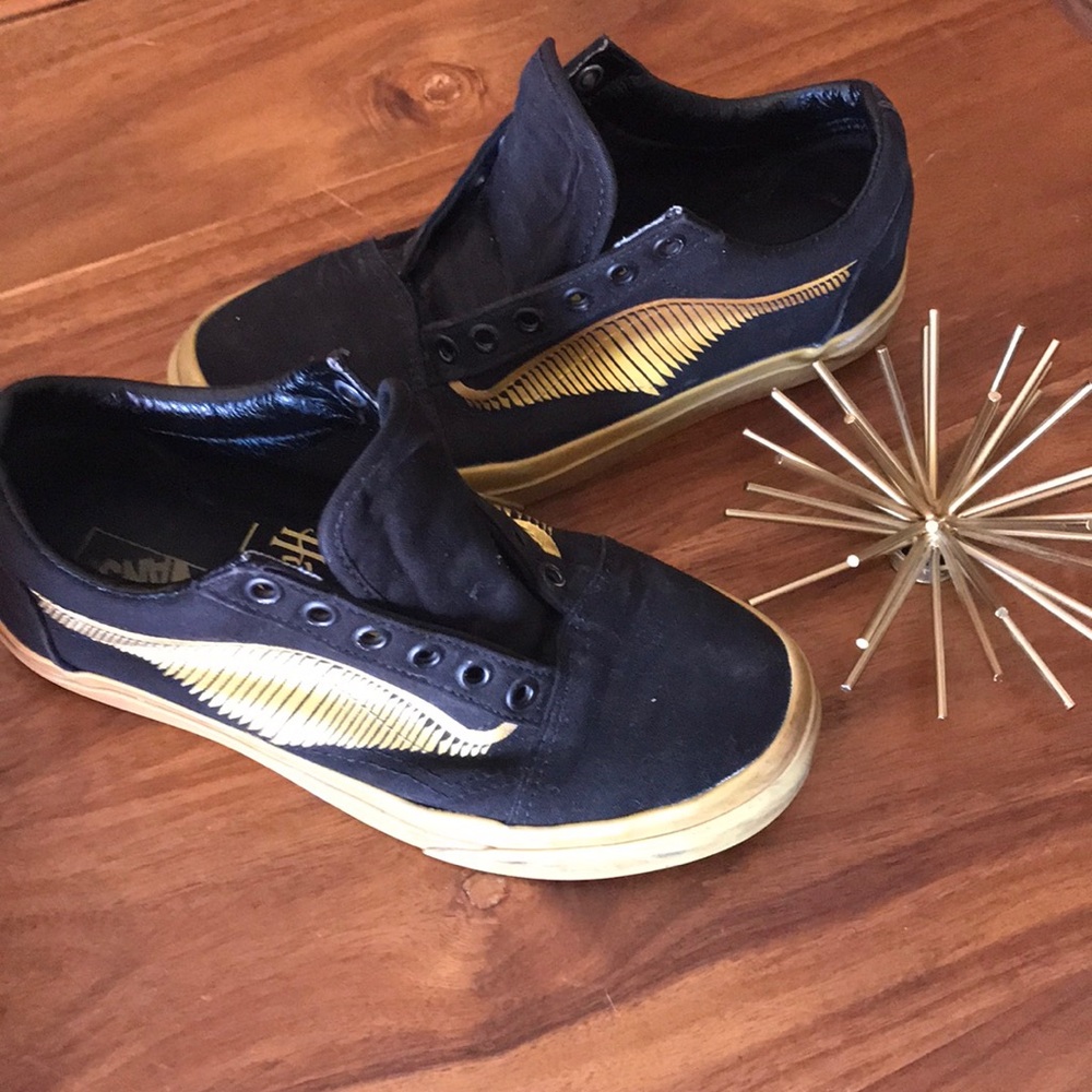 Harry Potter golden snitch vans size 6.5 💛🖤